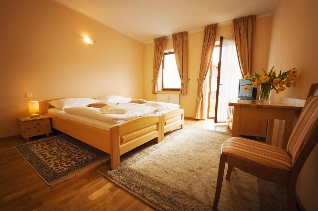 Hotel Karpatsky Dvor Lozornó Szoba fotó
