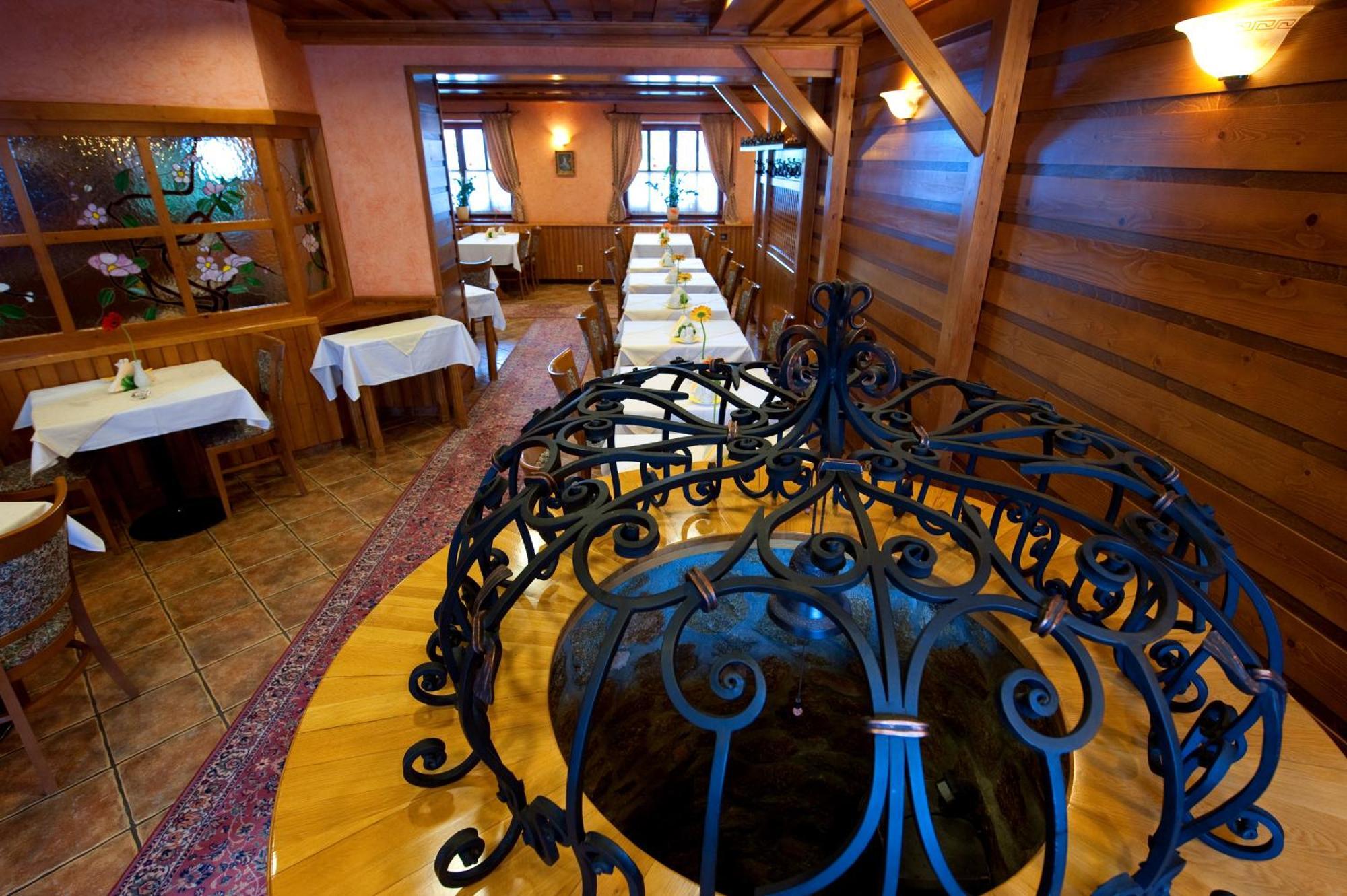 Hotel Karpatsky Dvor Lozornó Kültér fotó