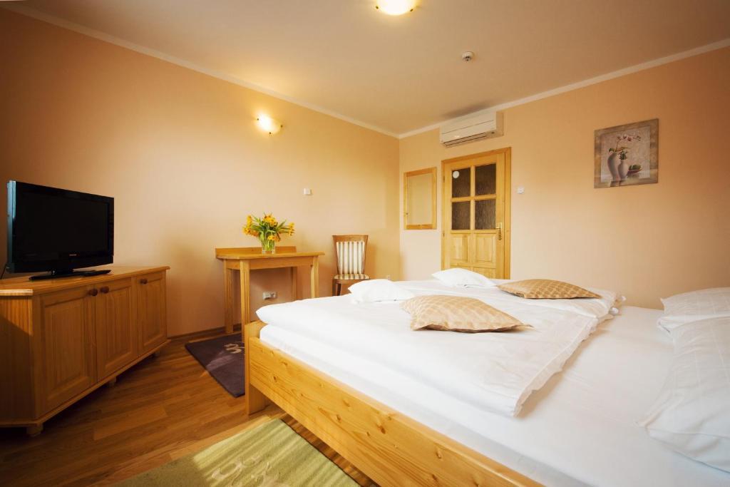Hotel Karpatsky Dvor Lozornó Kültér fotó