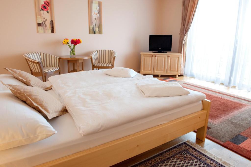 Hotel Karpatsky Dvor Lozornó Kültér fotó